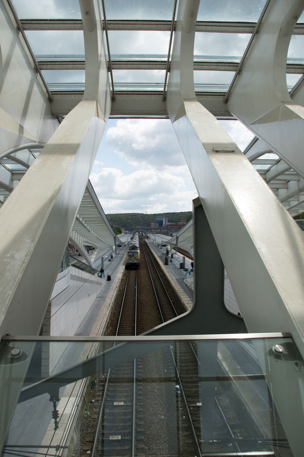 Station Guillemins Luik zicht op sporen